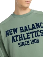 Свитшот мужской New Balance Varsity FT Graphic зеленого цвета