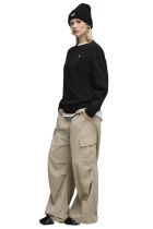 Свитшот женский PUMA ESS ELEVATED Comfort Crew FL черного цвета