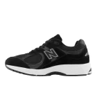 Кроссовки New Balance 2002R V1 Unisex черного цвета