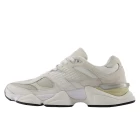 Кроссовки женские New Balance 9060 бежевого цвета