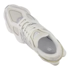 Кроссовки женские New Balance 9060 бежевого цвета