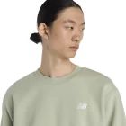 Свитшот мужской New Balance Essentials зеленого цвета