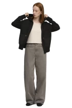 Худи женское PUMA HER Relaxed Full-Zip Hoodie черного цвета
