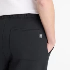 Штаны женские New Balance Reimagined черного цвета