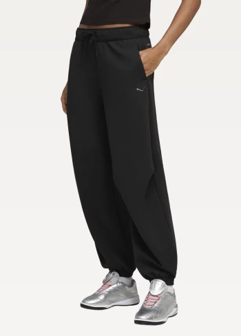 Спортивні штани жіночі PUMA PUMATECH SENSE Pants DK cl чорного кольору