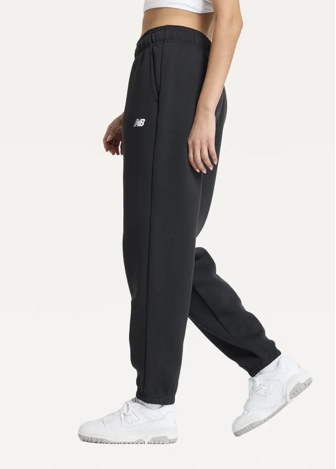 Штани жіночі New Balance Essentials Fleece чорного кольору
