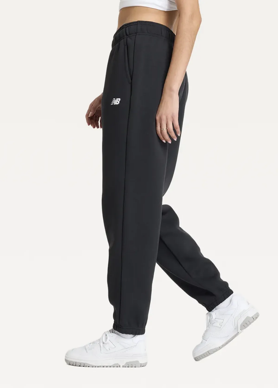 Штани жіночі New Balance Essentials Fleece чорного кольору