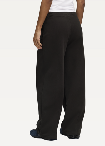 Спортивні штани жіночі PUMA Peach Touch Sweatpants чорного кольору