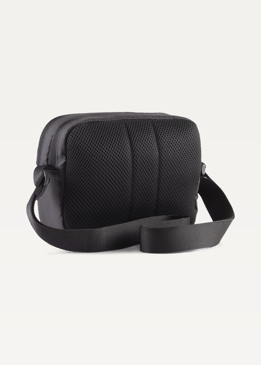 Сумка PUMA ESSENTIALS Crossbody Bag Black чорного кольору