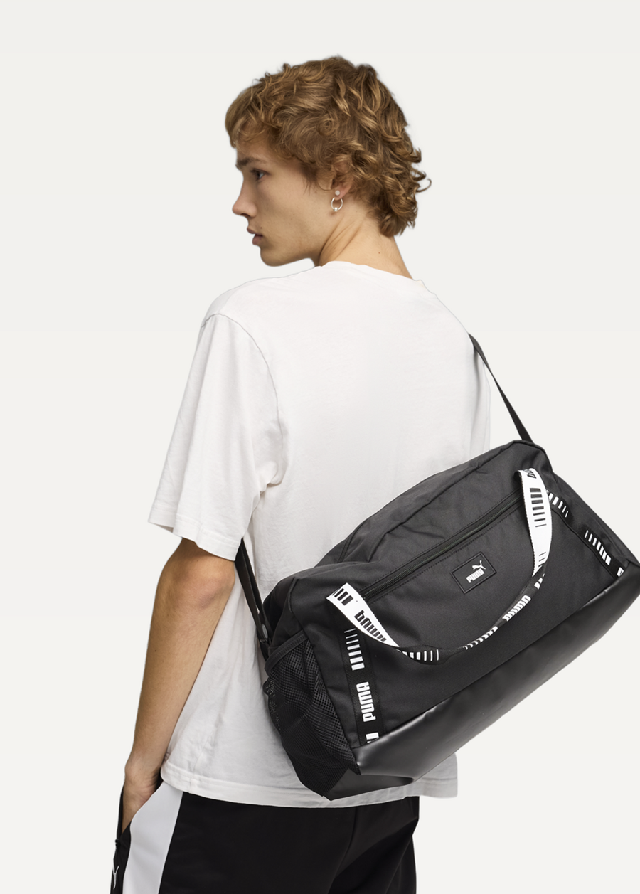 Спортивна сумка PUMA PHASE TAPE Small Sports чорного кольору