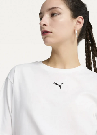 Футболка женская PUMA ESS Relaxed Tee белого цвета