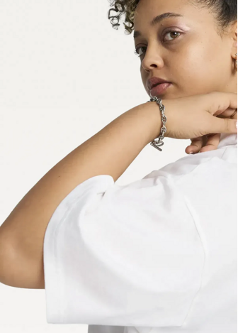 Футболка женская PUMA ESS Relaxed Tee белого цвета