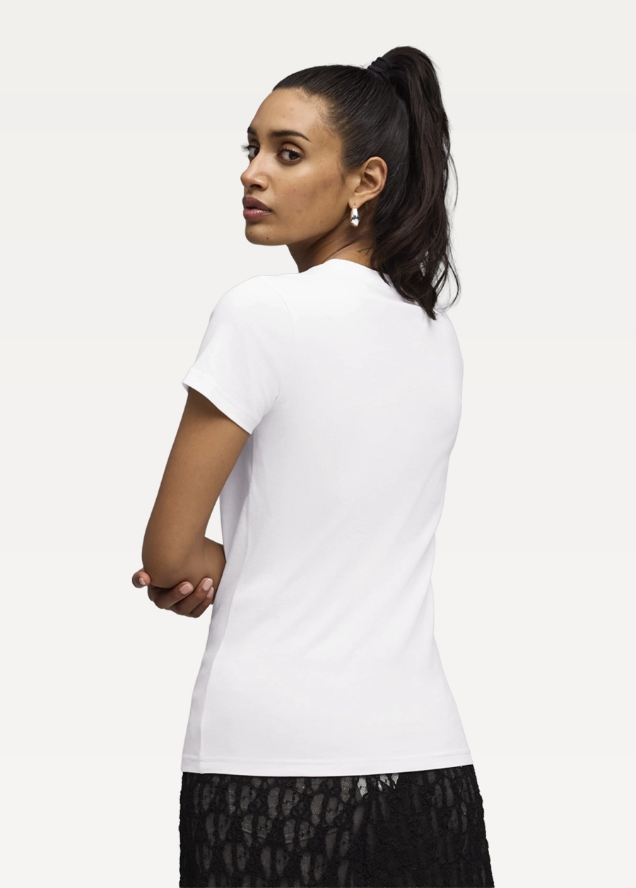 Футболка женская PUMA ESS SCRIPT Tee белого цвета