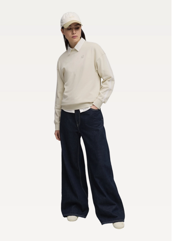 Свитшот женский PUMA ESS ELEVATED Comfort Crew TR Alpine Snow