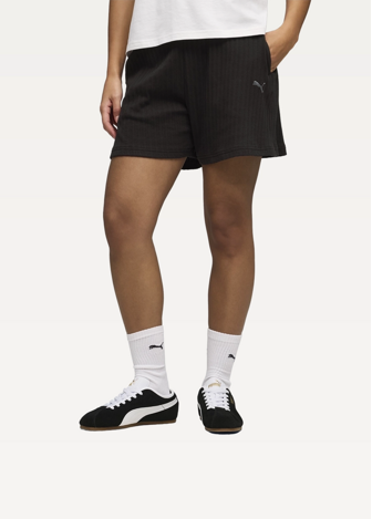 Спортивные шорты женские PUMA HER High-Waist Shorts черного цвета