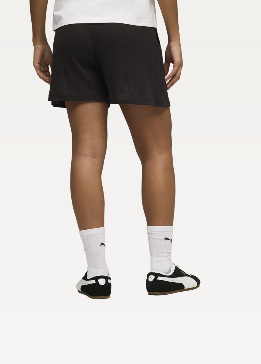 Спортивные шорты женские PUMA HER High-Waist Shorts черного цвета