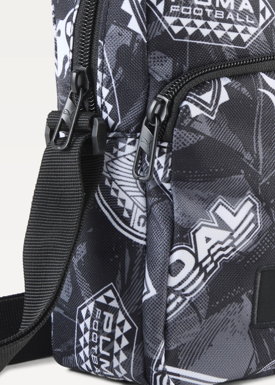 Сумка Unisex PUMA ACADEMY AOP Portable черного цвета-Football AOP