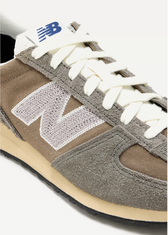 Кроссовки New Balance 471 Unisex темно-серого цвета