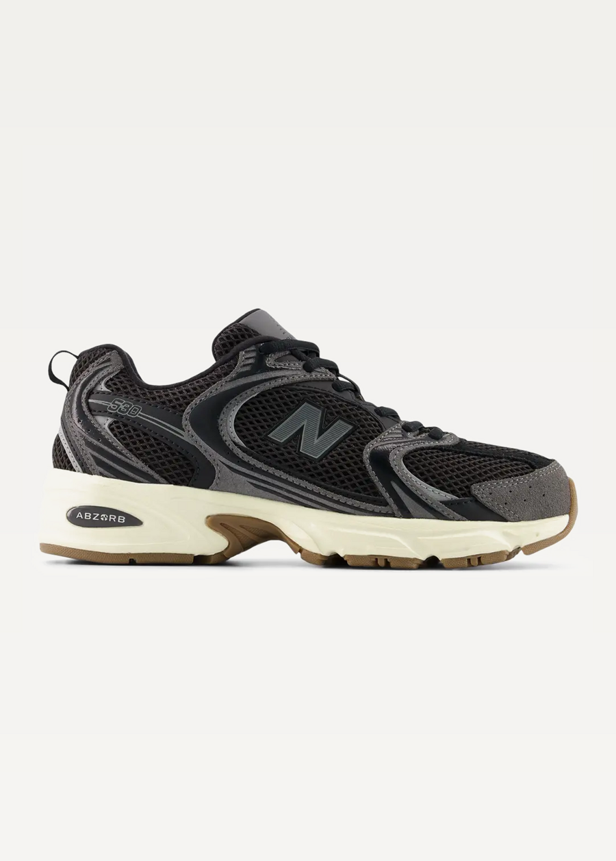 Кроссовки New Balance 530 Unisex черного цвета
