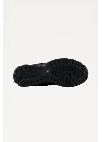Кросівки New Balance 2002R Unisex чорного кольору