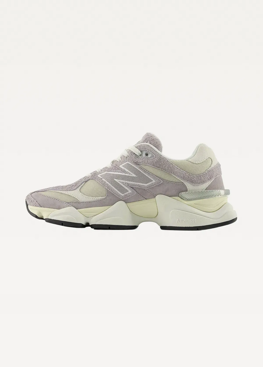 Кросівки жіночі New Balance 9060 рожевого кольору