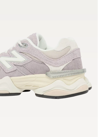 Кросівки жіночі New Balance 9060 рожевого кольору