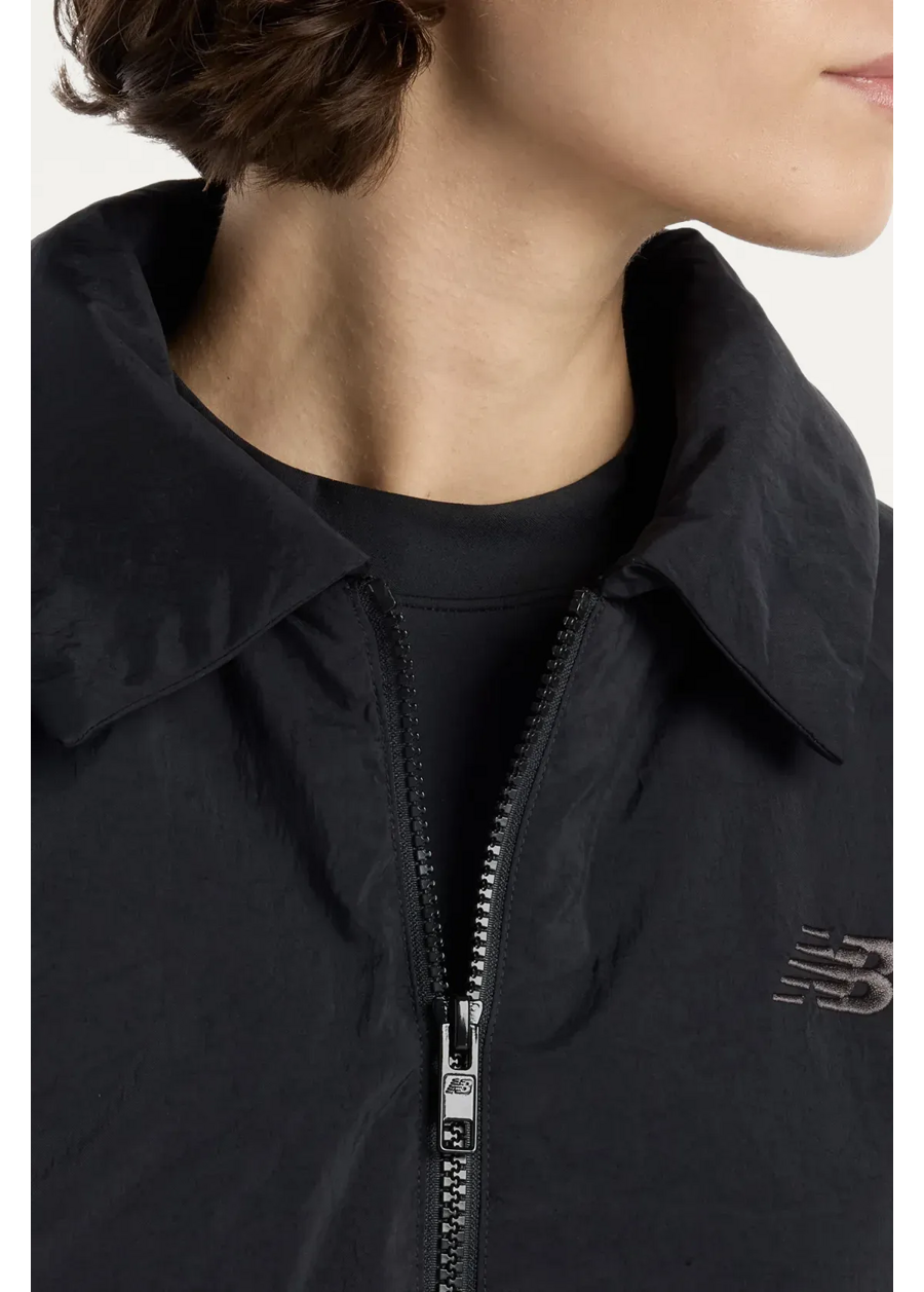 Куртка-бомбер женская Woven Bomber Jacket черного цвета