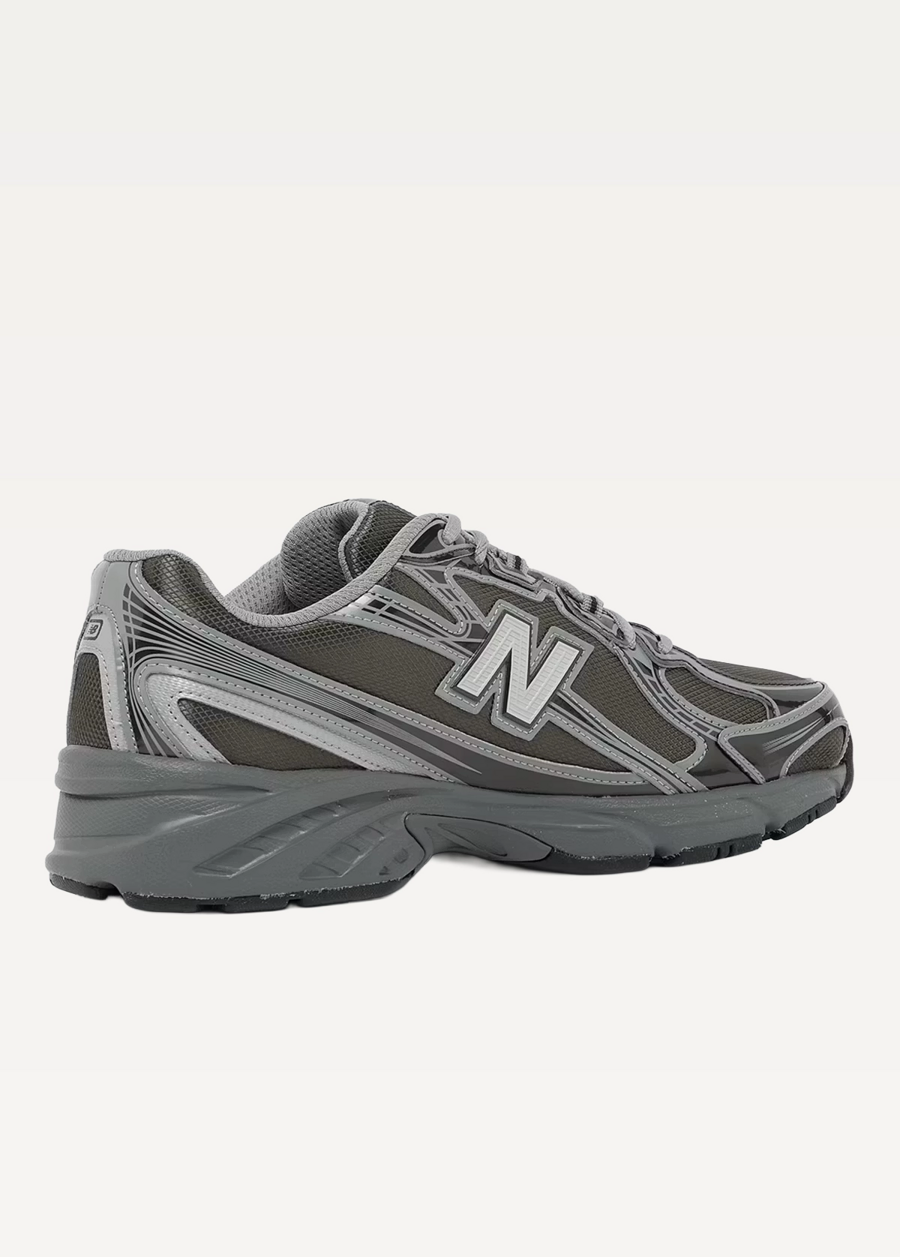 Кросівки New Balance 740 Unisex чорного кольору