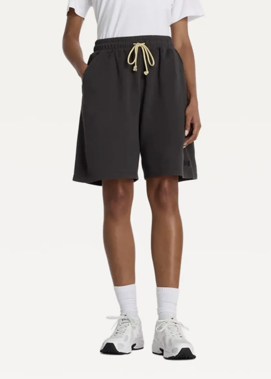 Шорти жіночі New Balance Coastal Fleece Bermuda Short графітового кольору