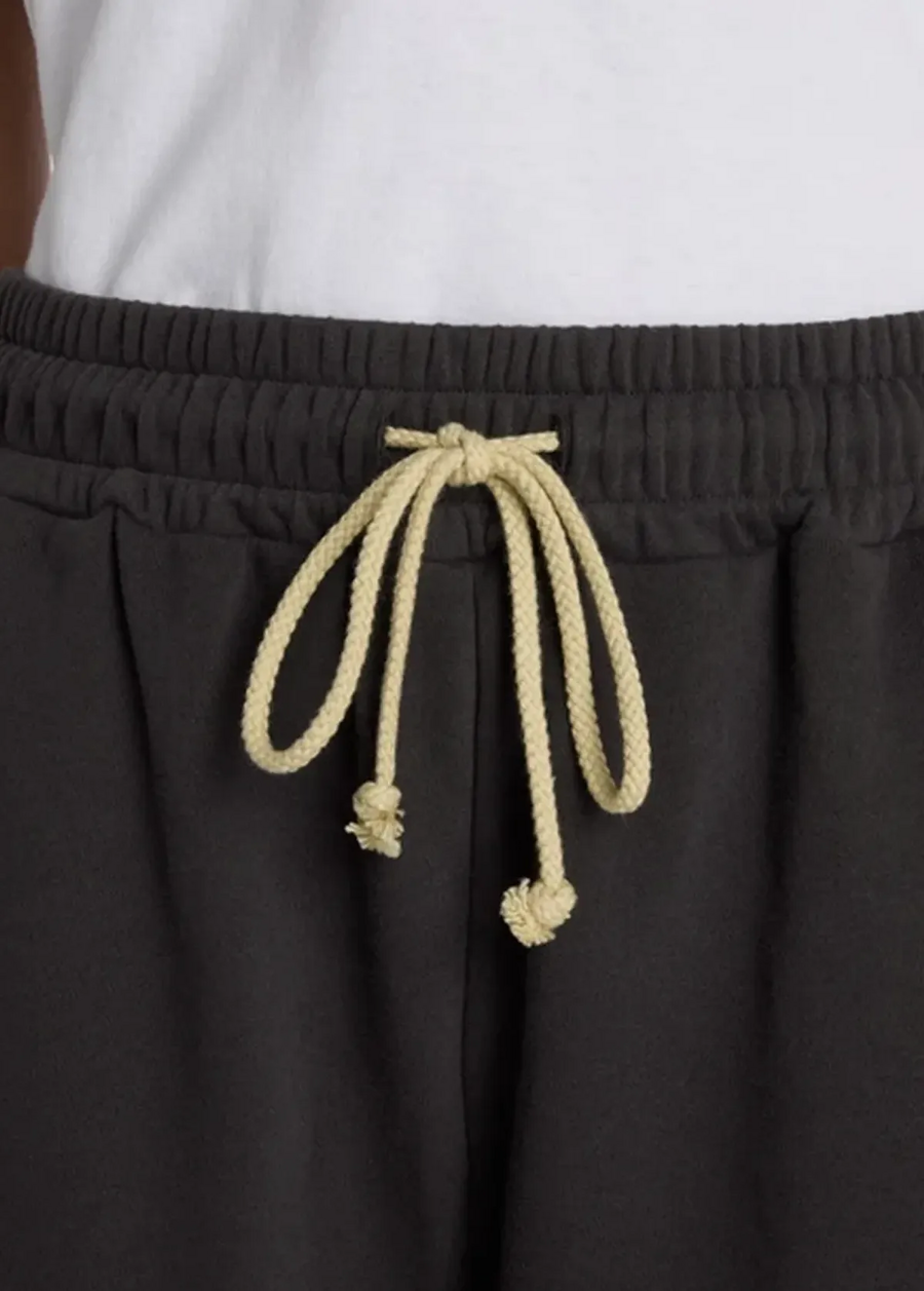 Шорти жіночі New Balance Coastal Fleece Bermuda Short графітового кольору