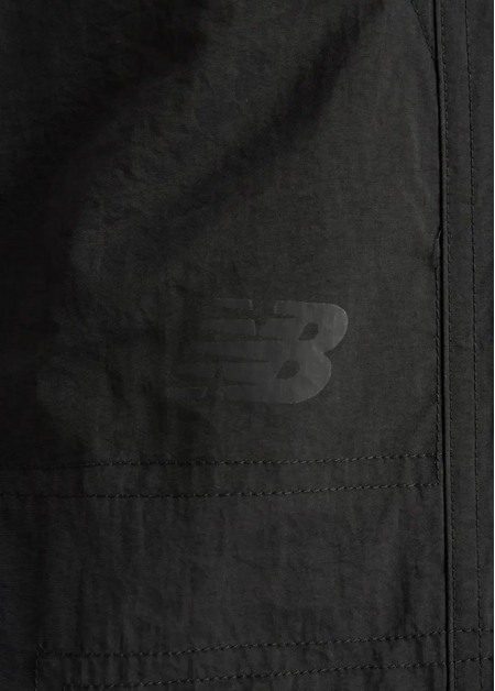 Штани жіночі New Balance Cargo Pants чорного кольору