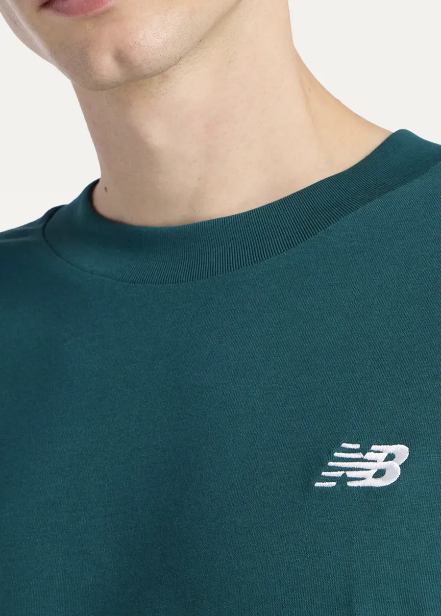 Футболка чоловіча New Balance Sport Essentials Cotton темно зеленого кольору