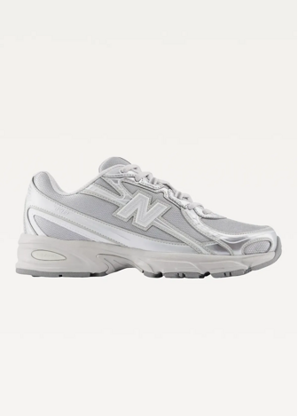 Кроссовки женские New Balance 740 серебряного цвета
