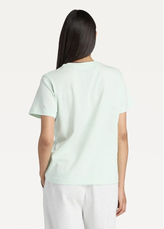 Футболка жіноча New Balance Sport Essentials Jersey м'ятного кольору
