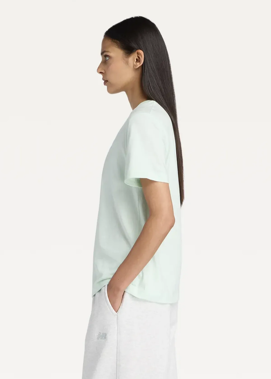Футболка жіноча New Balance Sport Essentials Jersey м'ятного кольору