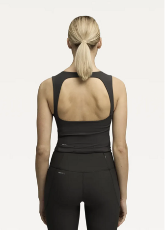 Топ женский спортивный PUMA W RUN LIGHTSTRIDE CROP TOP черного цвета