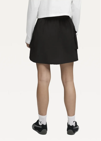 Юбка спортивная женская PUMA WARDROBE ESS WV Cargo Skirt черного цвета