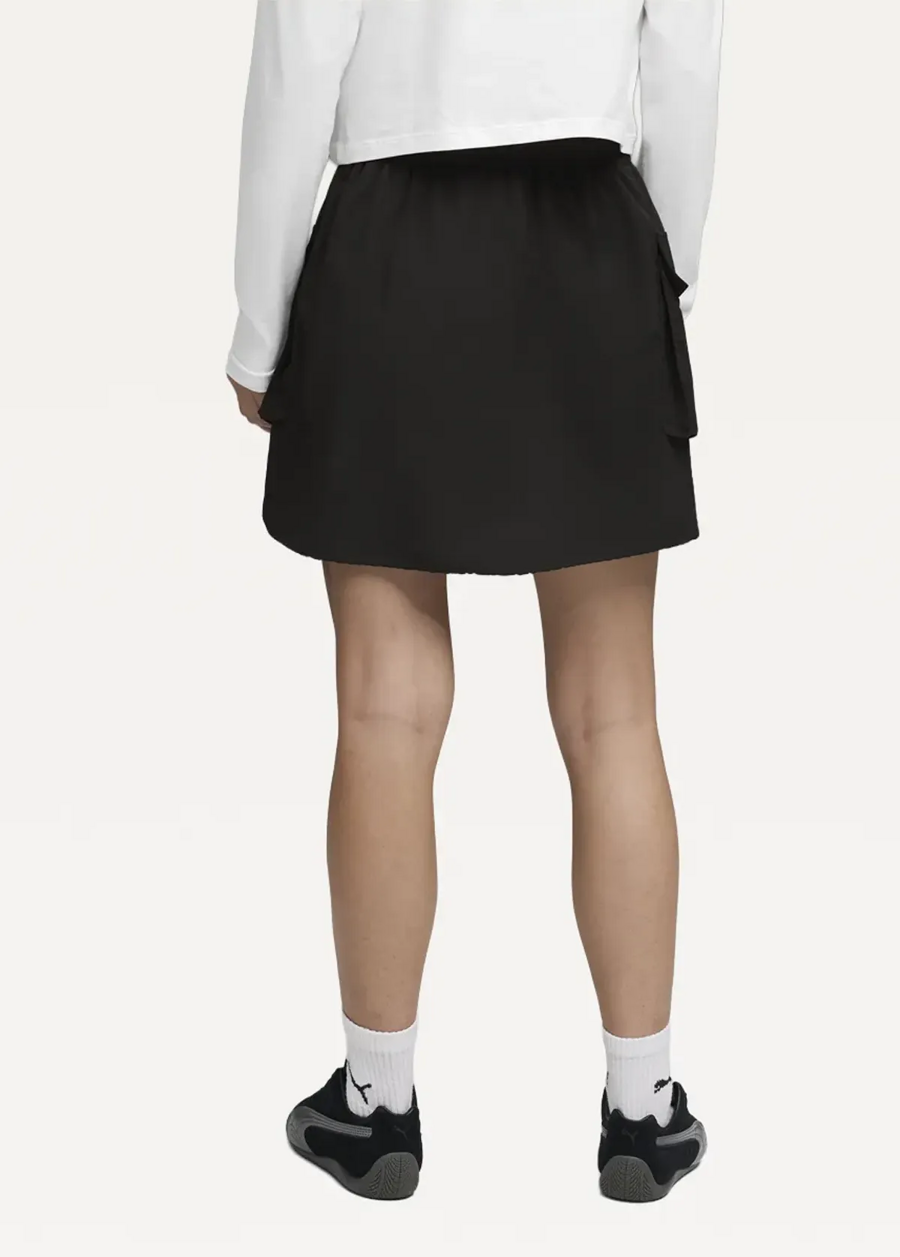 Юбка спортивная женская PUMA WARDROBE ESS WV Cargo Skirt черного цвета