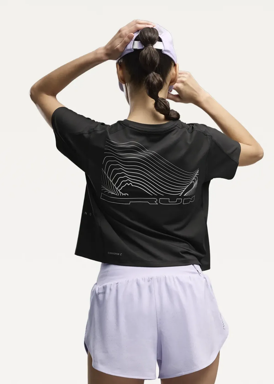 Футболка женская PUMA W BRIGHTSTRIDE Cloudspun Tee черного цвета