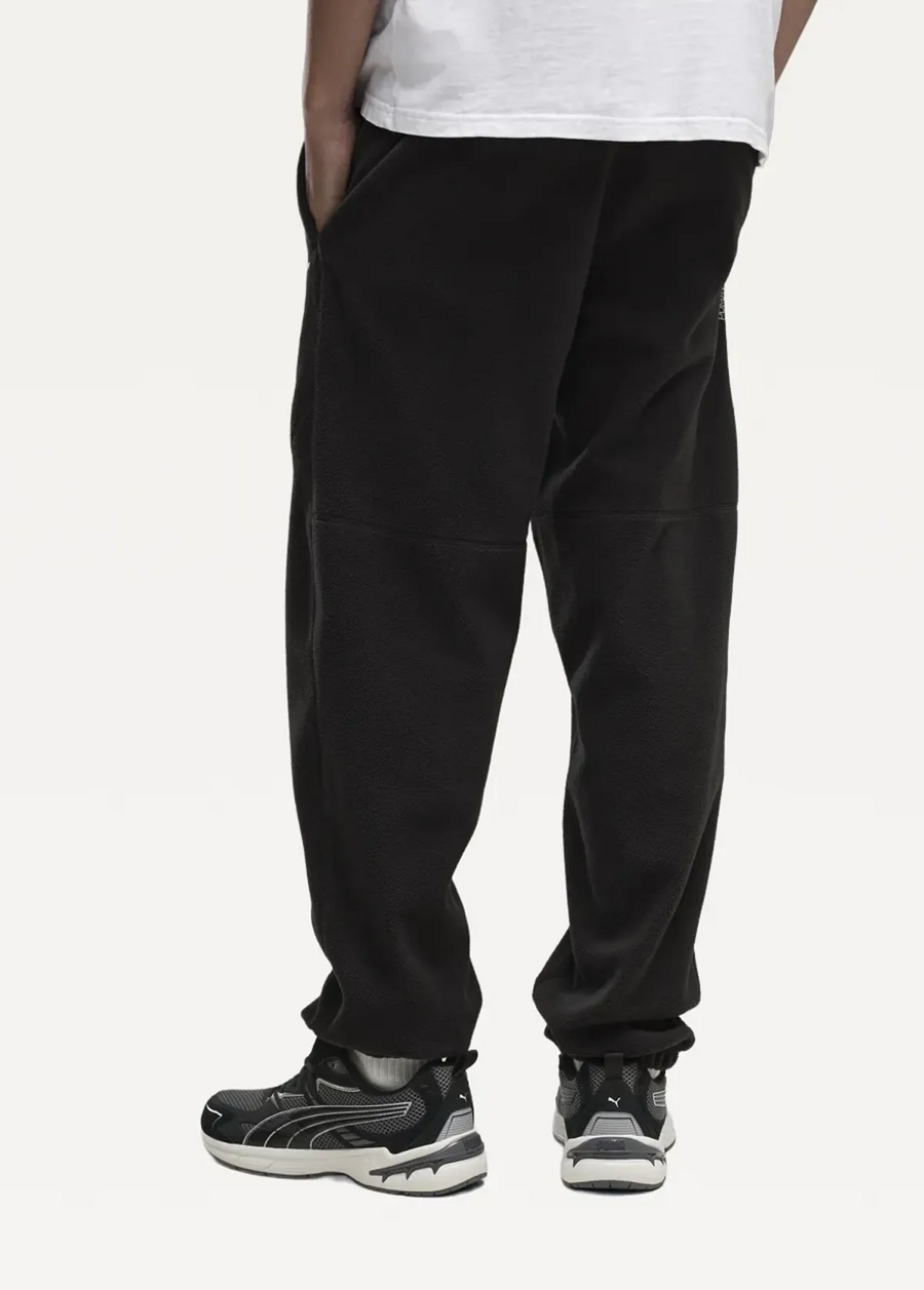 Спортивные штаны мужские PUMA PUMATECH Pants черного цвета