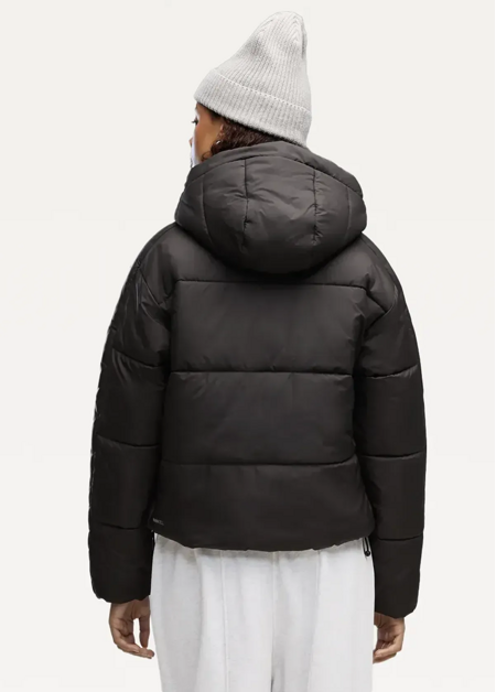 Куртка жіноча PUMA ESS Relaxed Padded Jacket W чорного кольору
