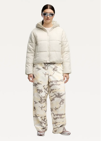 Куртка жіноча PUMA ESS Relaxed Padded Jacket W Alpine Snow