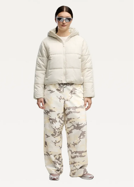 Куртка жіноча PUMA ESS Relaxed Padded Jacket W Alpine Snow