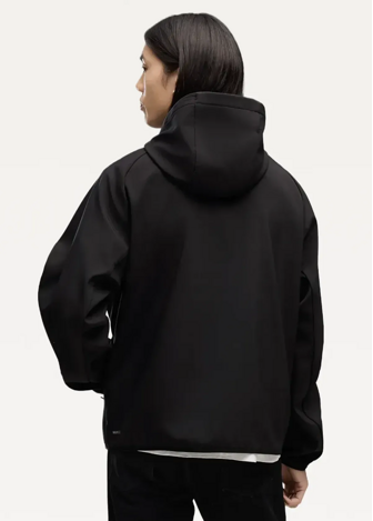 Куртка спортивная мужская PUMA PUMATECH Softshell Jacket черного цвета