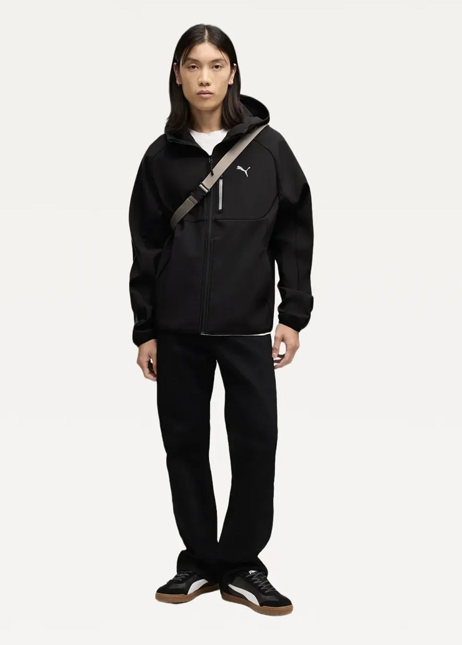 Куртка спортивная мужская PUMA PUMATECH Softshell Jacket черного цвета