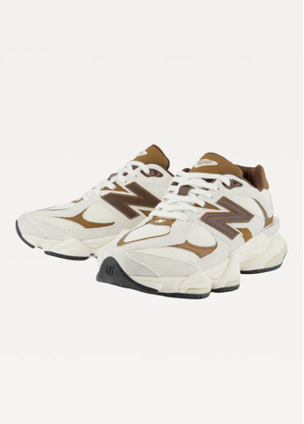 Кроссовки New Balance 9060 Unisex белого и коричневого цвета