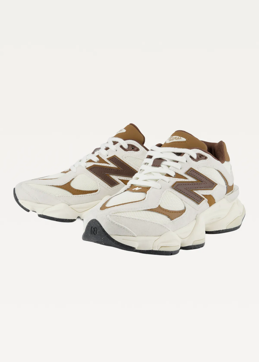 Кроссовки New Balance 9060 Unisex белого и коричневого цвета
