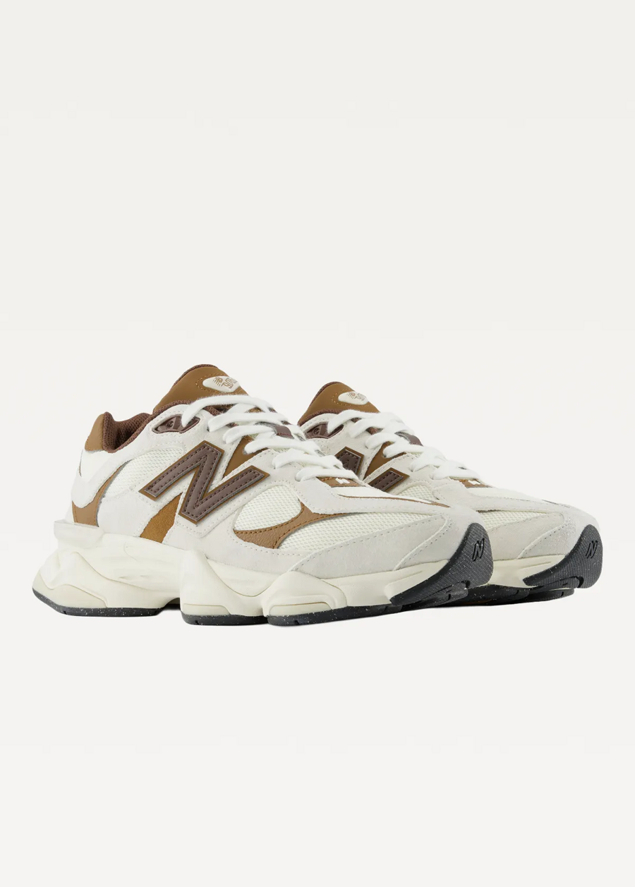 Кроссовки New Balance 9060 Unisex белого и коричневого цвета