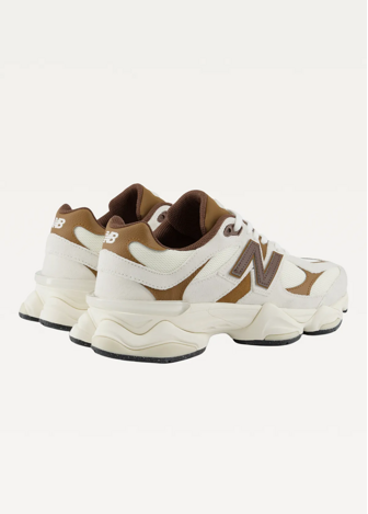 Кроссовки New Balance 9060 Unisex белого и коричневого цвета