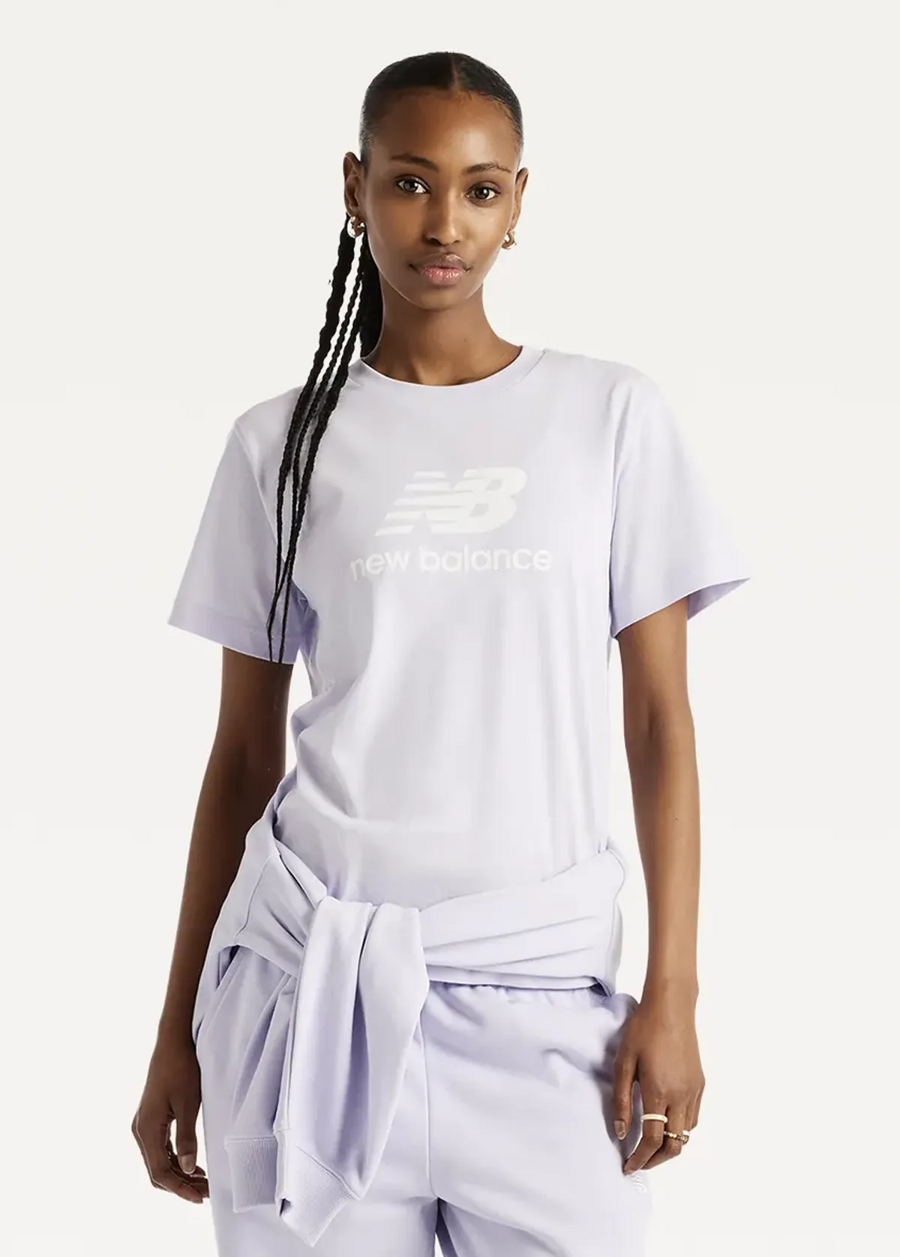 Футболка жіноча New Balance Sport Essentials Jersey Logo бузкового кольору